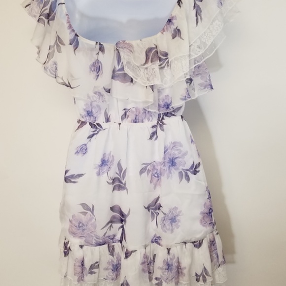 Tobi Dress Marion Off Shoulder Skater Floral - Picture 11 of 11